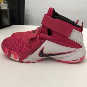 NIKE LEBRON IX SOLDIER THINK PINK SNEAKERS GS KIDS -BABY SIZE 11C